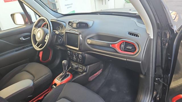 Jeep Renegade image 3