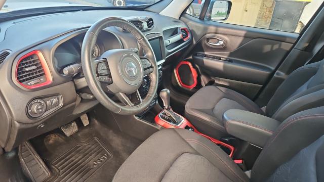 Jeep Renegade image 8