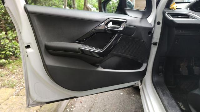 Peugeot 208 image 7