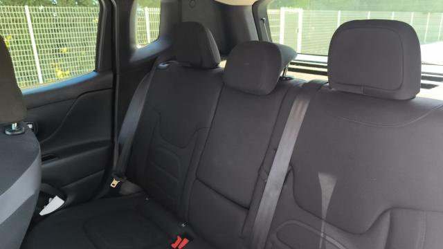 Jeep Renegade image 4