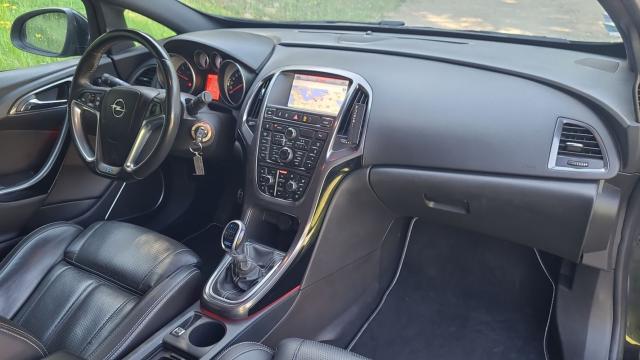 Opel Astra Gtc image 8