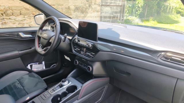Ford Kuga image 8