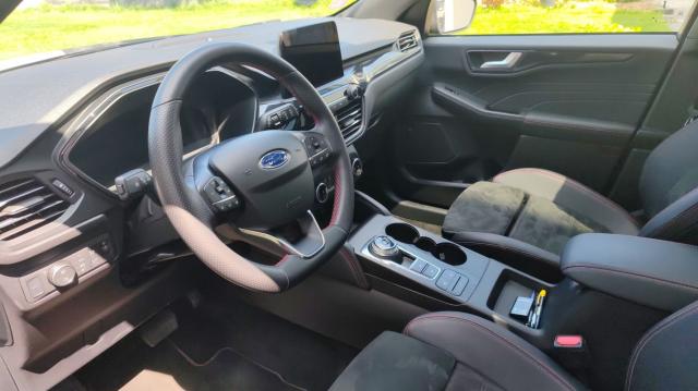 Ford Kuga image 9