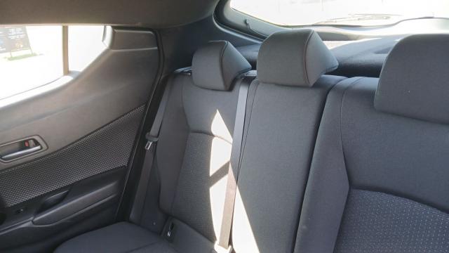 Toyota C-Hr image 2
