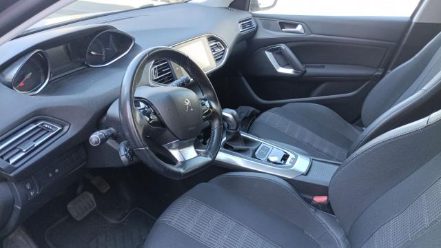 Peugeot 308 image 2