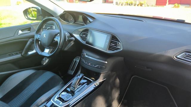 Peugeot 308 image 8