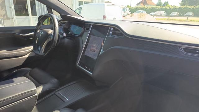 Tesla Model X image 2