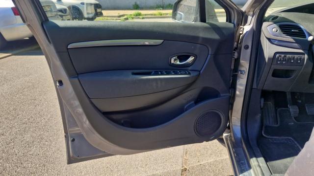 Renault Scénic image 2