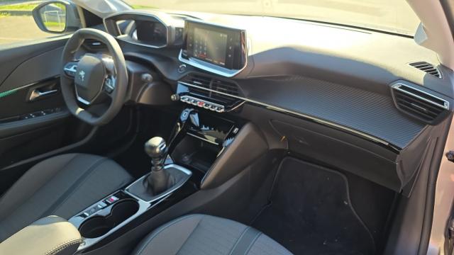 Peugeot 208 image 5