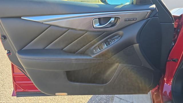 Infiniti Q50 image 3