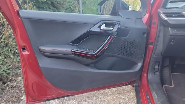 Peugeot 2008 image 5
