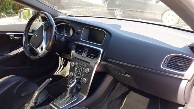 Volvo V40 image 9