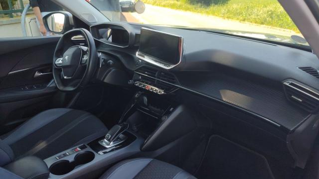 Peugeot 2008 image 5