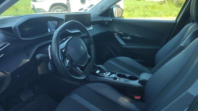 Peugeot 2008 image 9