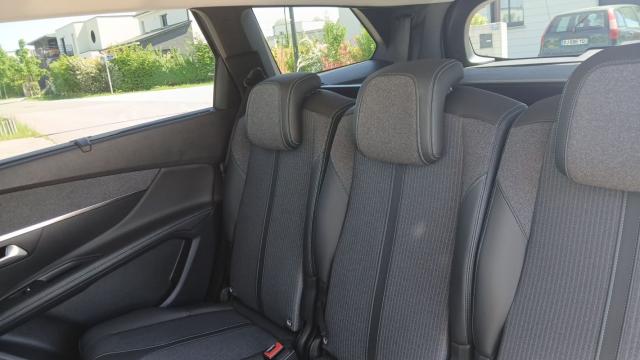Peugeot 5008 image 9