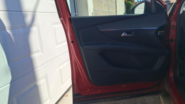 Peugeot 3008 image 2