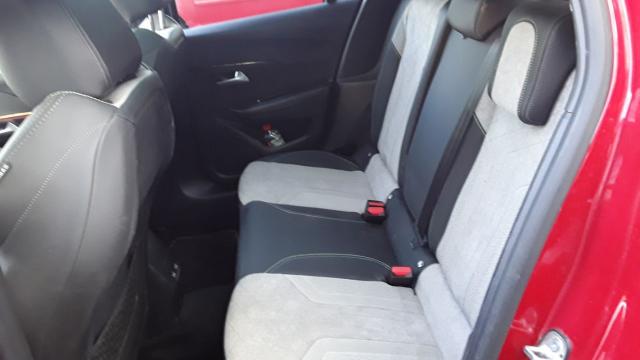 Peugeot 208 image 6