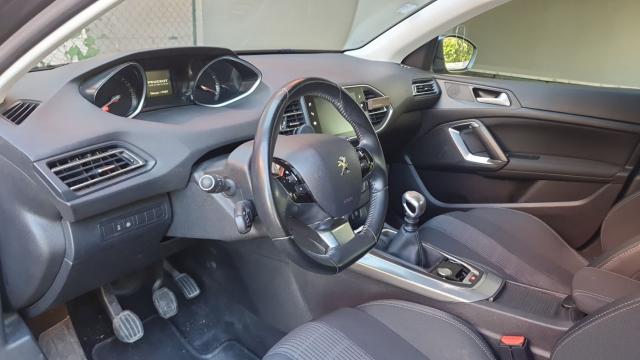 Peugeot 308 image 9
