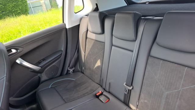 Peugeot 2008 image 8