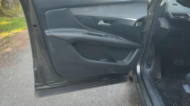 Peugeot 3008 image 8