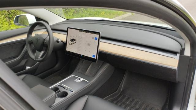 Tesla Model 3 image 9