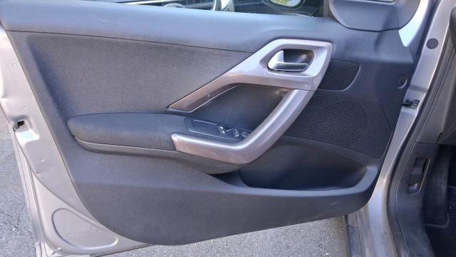 Peugeot 2008 image 3