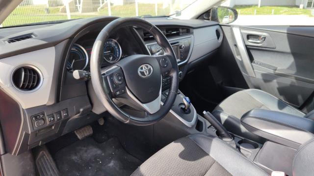 Toyota Auris image 9
