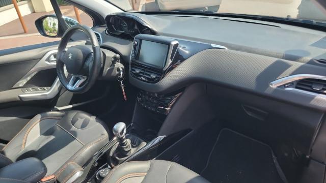Peugeot 2008 image 8