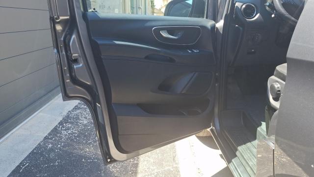 Mercedes Benz Vito image 2