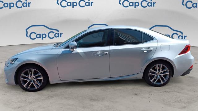 Lexus Is image 7