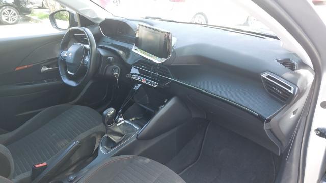 Peugeot 208 image 1