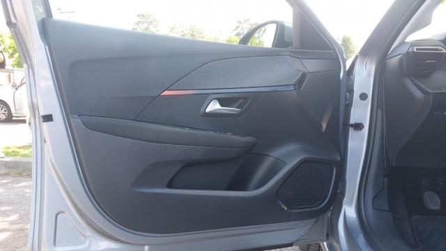 Peugeot 208 image 2