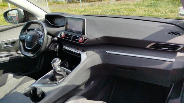Peugeot 5008 image 1
