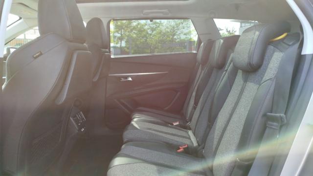 Peugeot 5008 image 2
