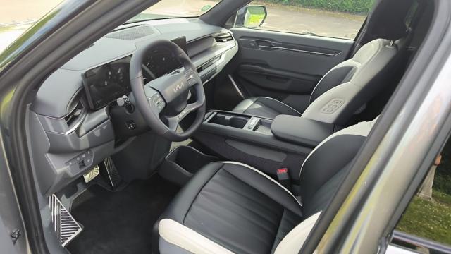 Kia Ev9 image 8