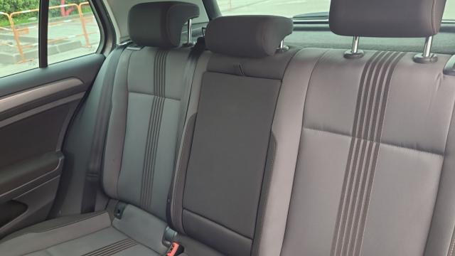 Volkswagen Golf image 6