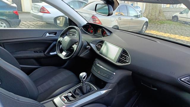 Peugeot 308 image 5