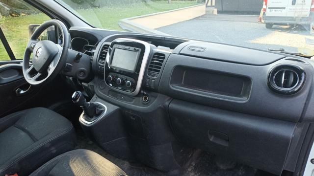 Renault Trafic image 9