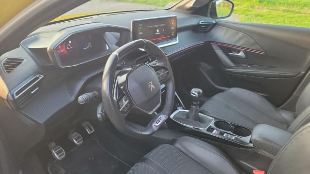 Peugeot 208 image 2