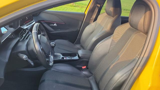Peugeot 208 image 6