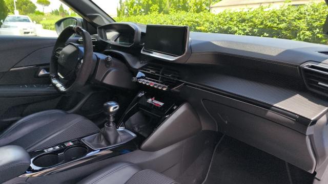 Peugeot 208 image 9
