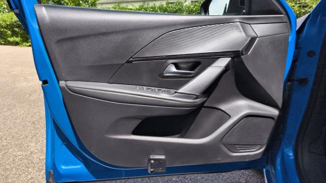 Peugeot 208 image 6