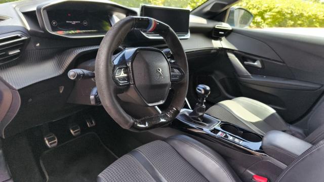 Peugeot 208 image 4