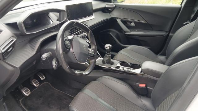 Peugeot 2008 image 3
