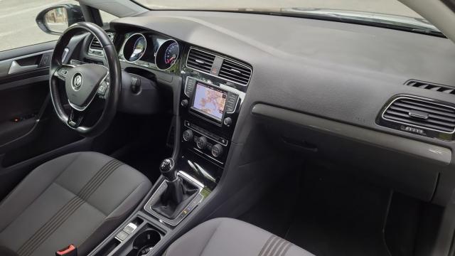 Volkswagen Golf image 7