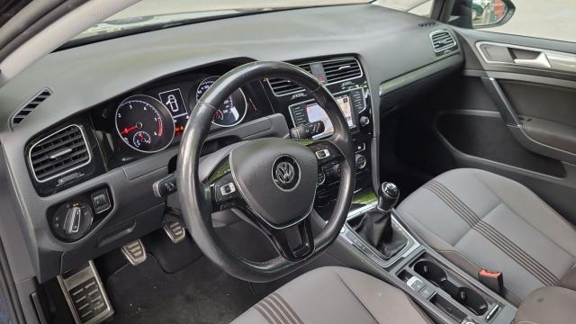 Volkswagen Golf image 5
