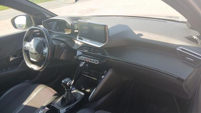 Peugeot 208 image 9