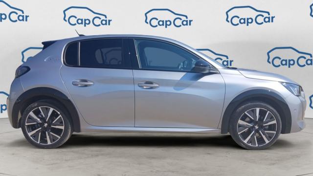 Peugeot 208 image 8