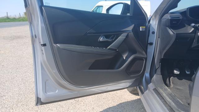 Peugeot 208 image 7