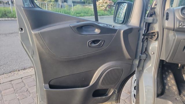 Renault Trafic image 8